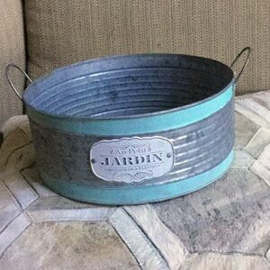 Rustic metal tub garden farmhouse farmer’s market Easter brunch shabby chic